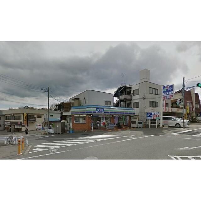 近くのスリーエフ綾瀬寺尾本町店まで412m（徒歩6分）