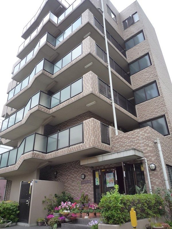 エルピラールの外観画像