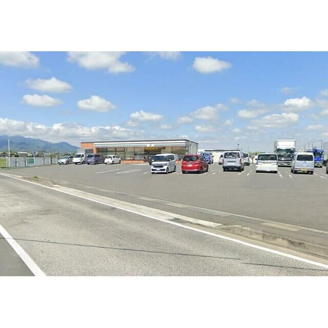 近くのセブンイレブン平塚北豊田店まで827m（徒歩11分）