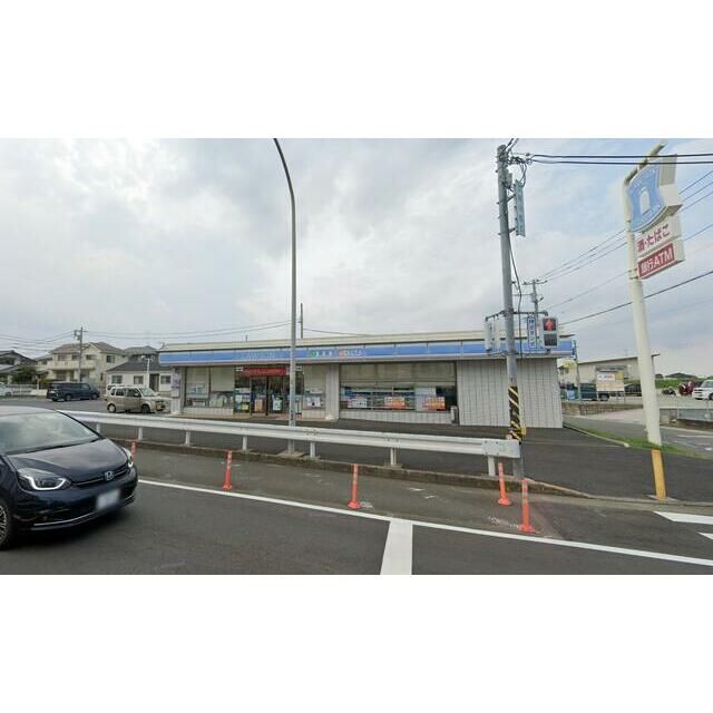 近くのローソン南瀬谷二丁目店まで630m（徒歩8分）