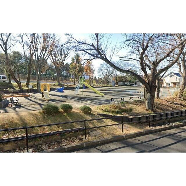 近くの内林第二公園まで680m（徒歩9分）
