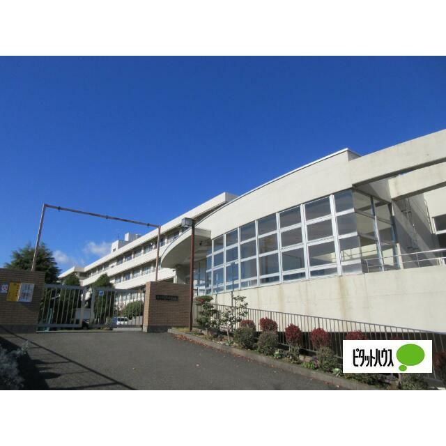 近くの秦野市立大根小学校まで432m（徒歩6分）