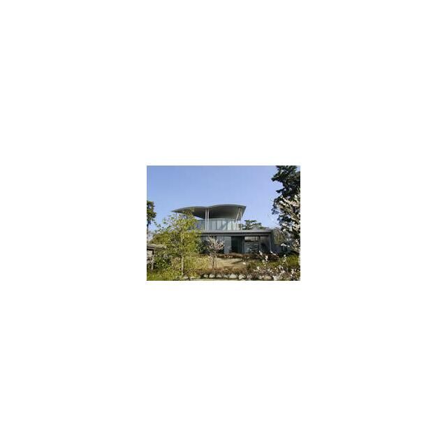 近くの茅ケ崎市美術館まで769m（徒歩10分）