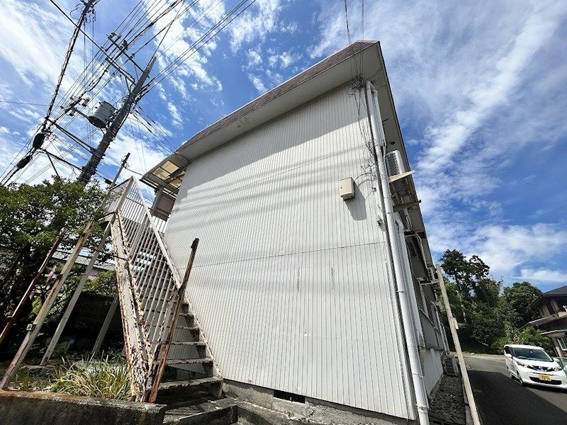 近くのローソンストア100 秦野南矢名店まで540m（徒歩7分）
