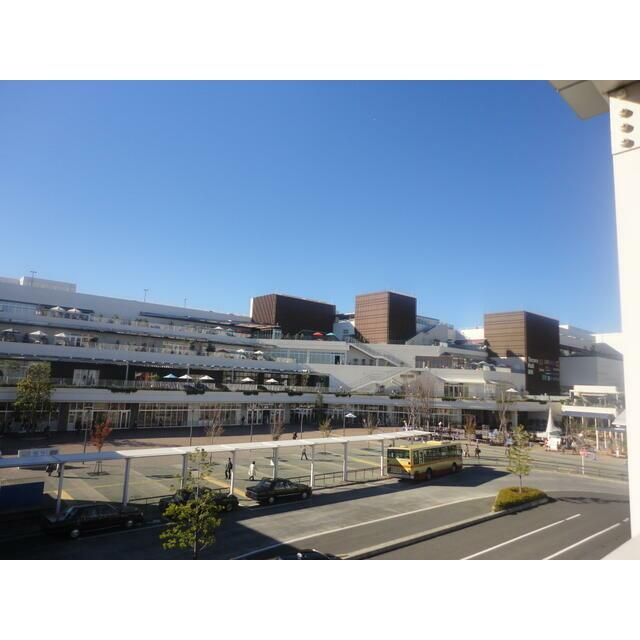 近くのテラスモール湘南まで1,206m（徒歩16分）