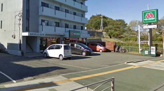 近くのモスバーガー厚木愛甲店まで322m（徒歩5分）