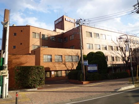 近くの医療法人社団三喜会鶴巻温泉病院まで568m（徒歩8分）