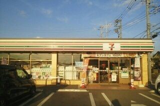 近くのセブンイレブンまで160m（徒歩2分）