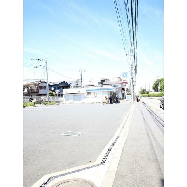 近くのローソン神奈川工科大学前店まで644m（徒歩9分）