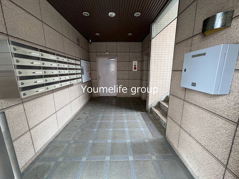 近くのOdakyu MART 伊勢原店まで306m（徒歩4分）