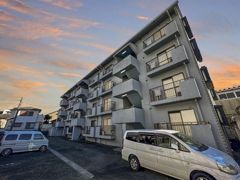 フォーラム冠の外観画像