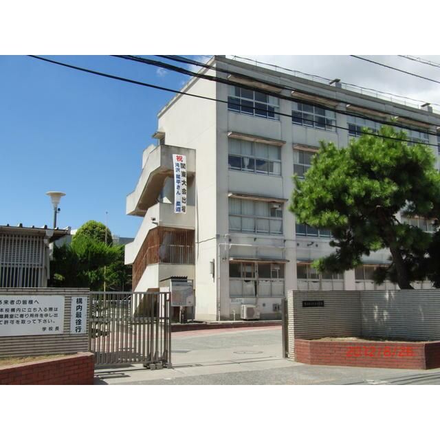 近くの学区　大正小学校まで240m（徒歩3分）