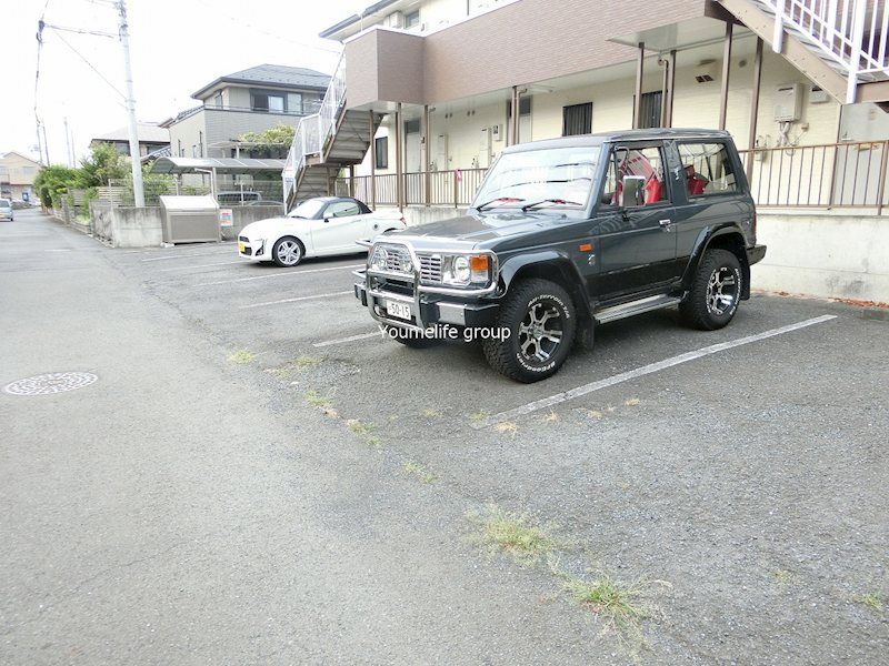近くのケンタッキーフライドチキン愛甲石田店まで818m（徒歩11分）