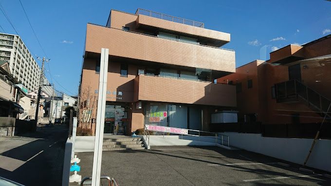 近くの国分郵便局まで941m（徒歩12分）