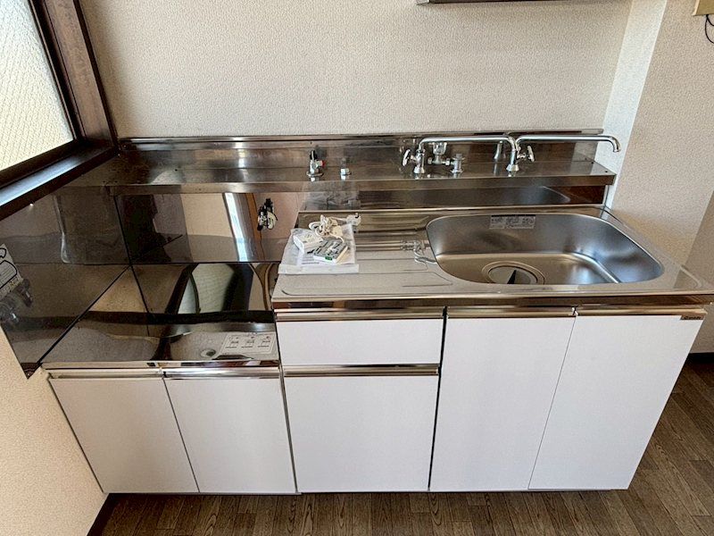 近くのクリエイトエス・ディー綾瀬上土棚店まで423m(徒歩6分)