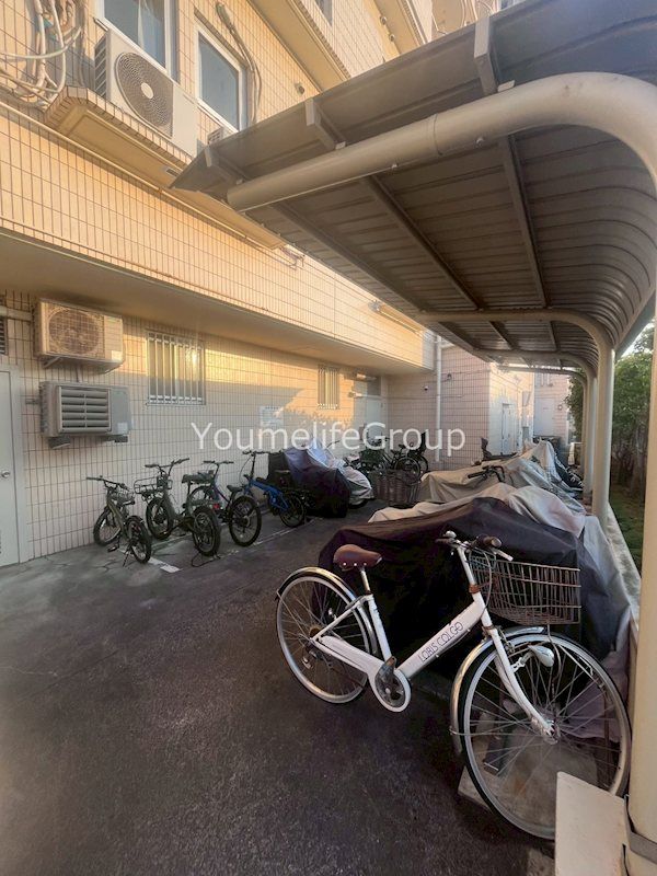 近くのサンクス 片瀬江ノ島駅前店まで245m(徒歩4分)