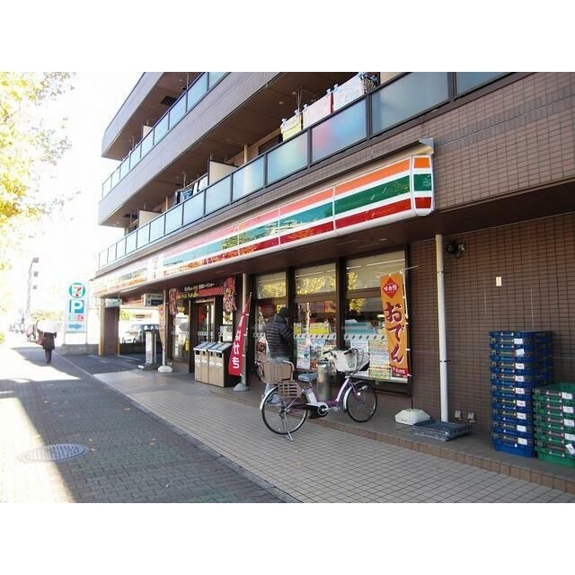 近くのセブンイレブン大和桜ヶ丘西口店まで174m(徒歩3分)