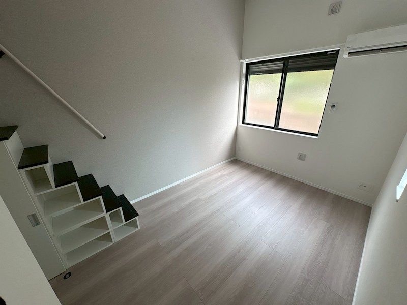 近くの横浜銀行東海大学駅前支店まで554m（徒歩7分）