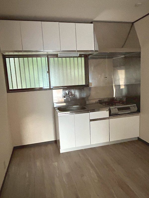 近くのファミリーマート 藤沢柄沢店まで720m(徒歩9分)