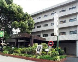 近くの山内病院まで1,104m（徒歩14分）