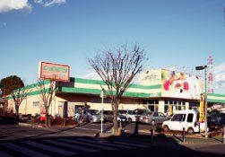 近くのしまむらストアー長持店まで361m（徒歩5分）