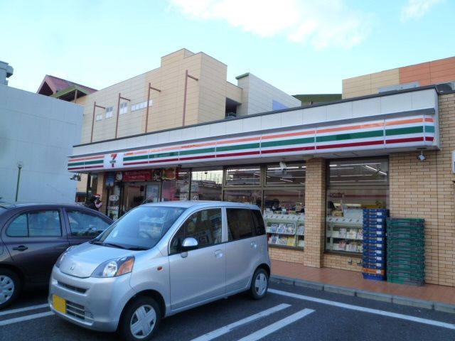 近くのセブンイレブン 海老名中央1丁目店まで216m(徒歩3分)