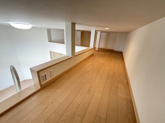 近くのららぽーと海老名まで1,300m（徒歩17分）