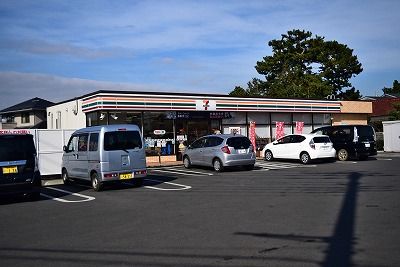 近くのセブンイレブン 平塚寺田縄店まで449m（徒歩6分）