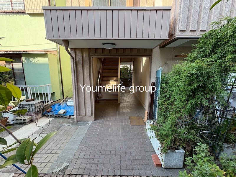 近くのローソン 伊勢原駅南店まで297m（徒歩4分）