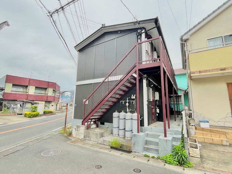 近くのユーコープ ミアクチーナ鶴巻店まで730m（徒歩10分）
