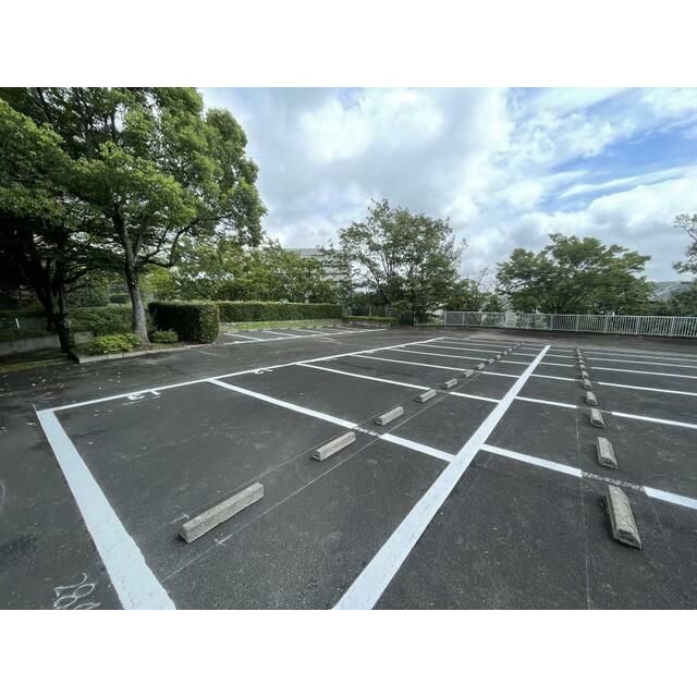 近くのVILLAGE森の里第2駐車場まで150m（徒歩2分）
