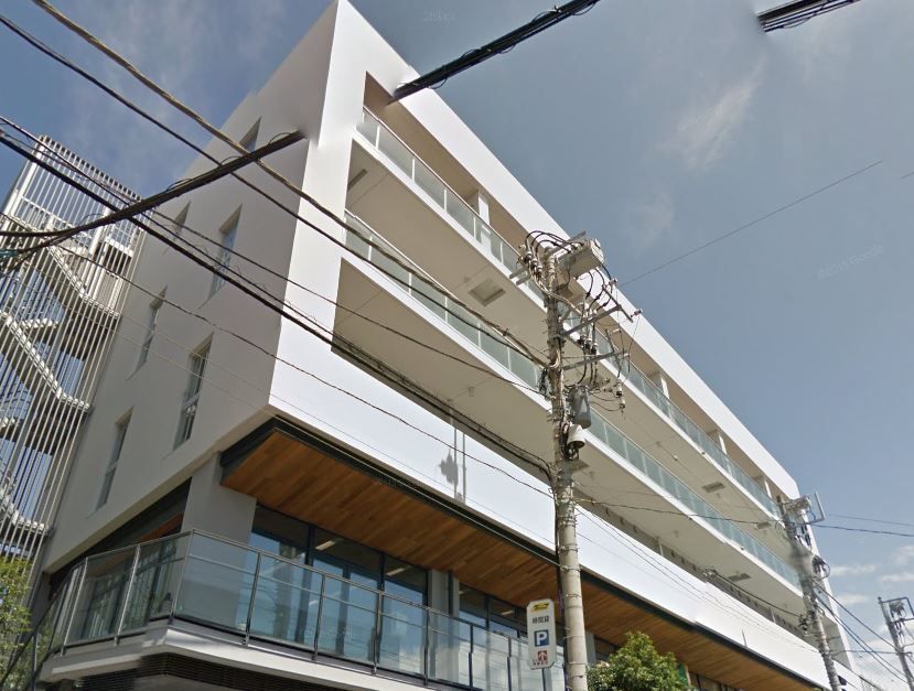 近くの茅ヶ崎市役所辻堂駅前出張所まで1,353m（徒歩17分）