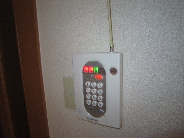 近くの秦野東海大学前郵便局まで12m(徒歩1分)