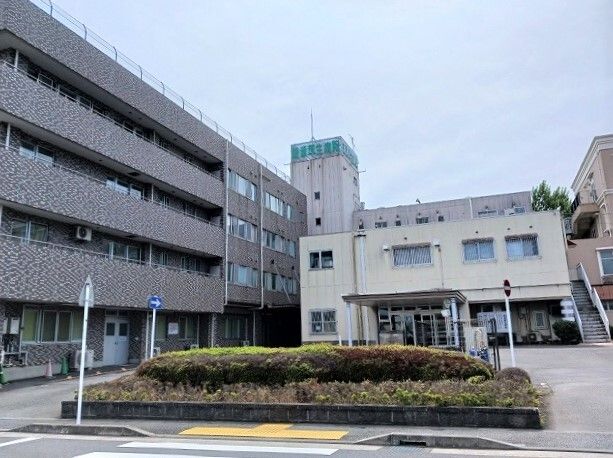 近くの綾瀬厚生病院まで1,100m（徒歩14分）