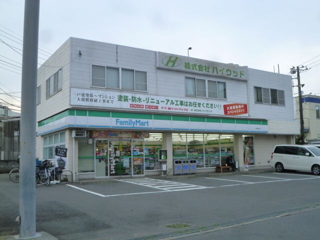 近くのファミリーマート 厚木飯山店まで506m（徒歩7分）