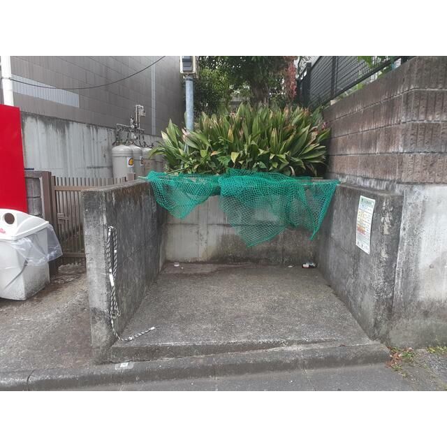 近くのローソン はだの台通り店まで790m（徒歩10分）