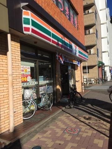 近くのセブンイレブン平塚西口店まで174m（徒歩3分）