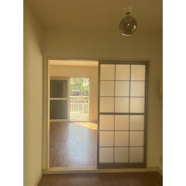 近くのヨークマート六会店まで539m（徒歩7分）