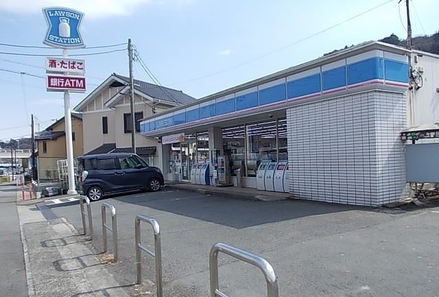 近くのローソン風祭店まで450m（徒歩6分）