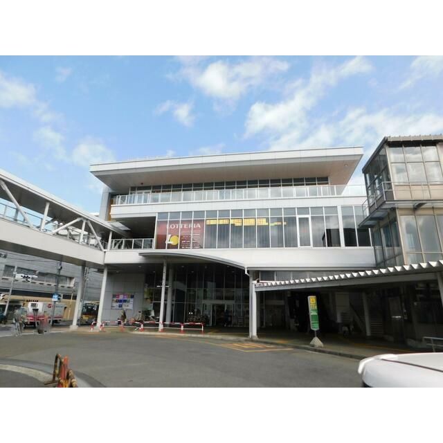 近くの小田急OXまで560m（徒歩7分）