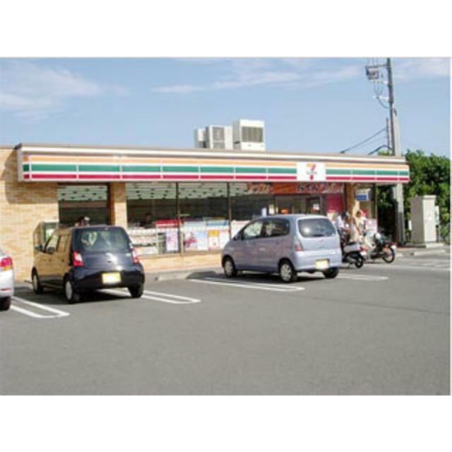 近くのセブンイレブン秦野鶴巻南2丁目店まで221m（徒歩3分）