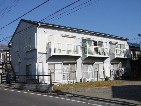 近くのクリエイト薬局藤沢石川店まで308m（徒歩4分）