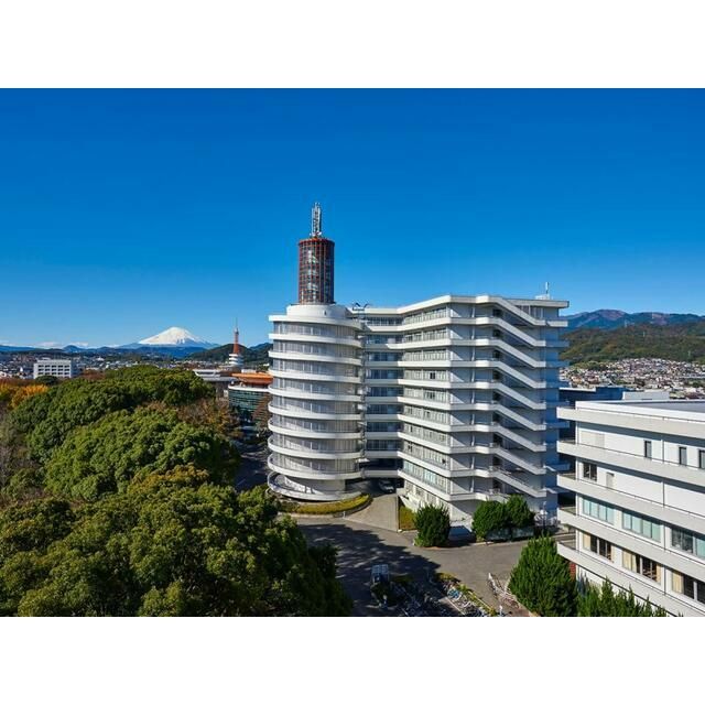 近くの私立東海大学湘南キャンパスまで1,266m（徒歩16分）