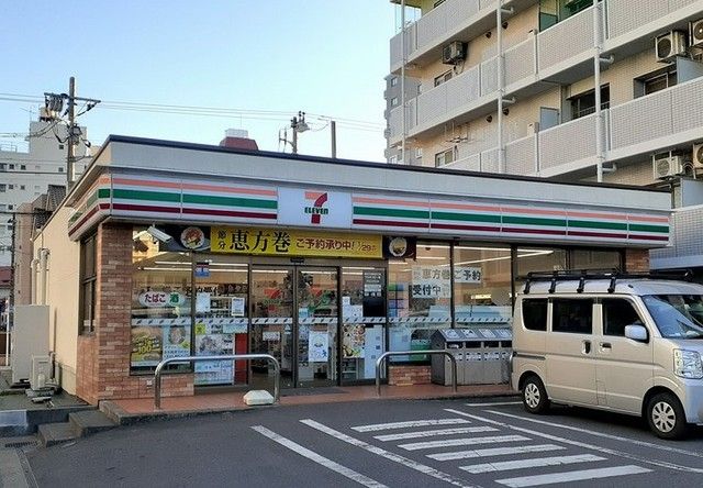 近くのセブンイレブンまで110m（徒歩2分）