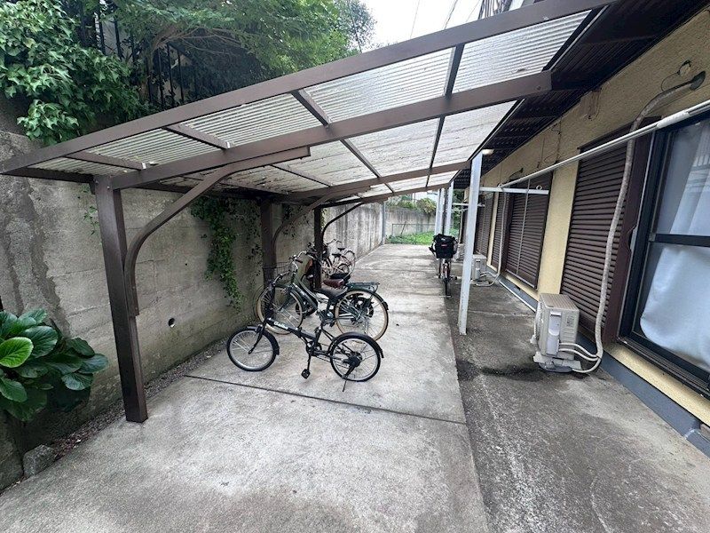 近くのJAはだの大根支所まで836m（徒歩11分）