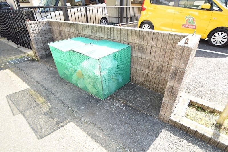 近くのFuji戸室店まで580m（徒歩8分）