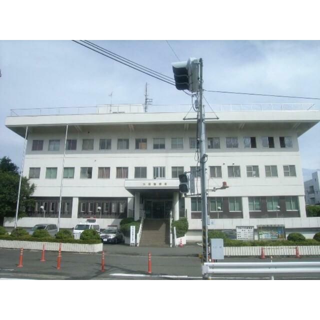 近くの大船警察署まで512m（徒歩7分）