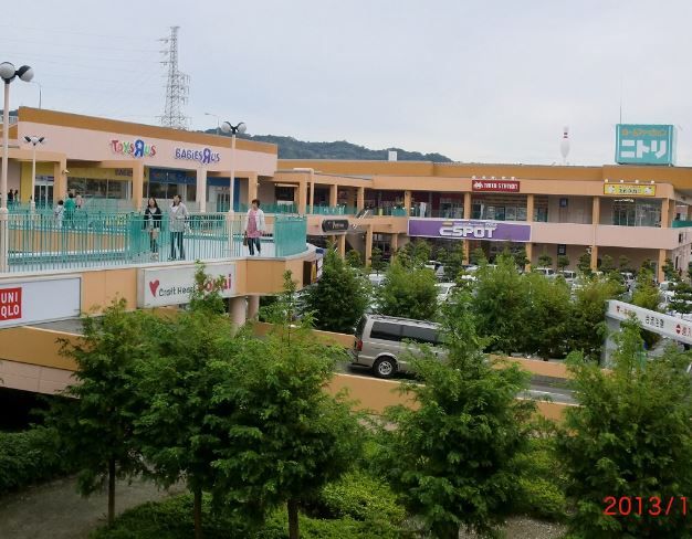 近くのSWENフレスポ小田原店まで1,076m（徒歩14分）