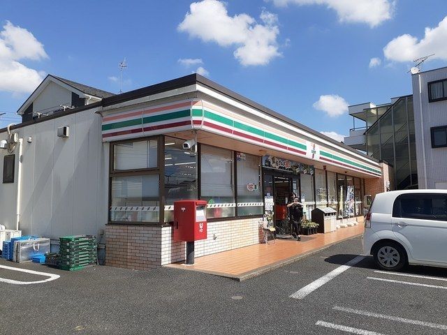 近くのセブンイレブンまで350m（徒歩5分）