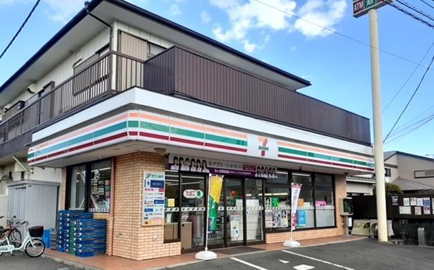近くのコンビニまで900m(徒歩12分)